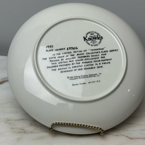 Edwin M Knowles Annie Collection Plate 1985 - Picture 8 of 8